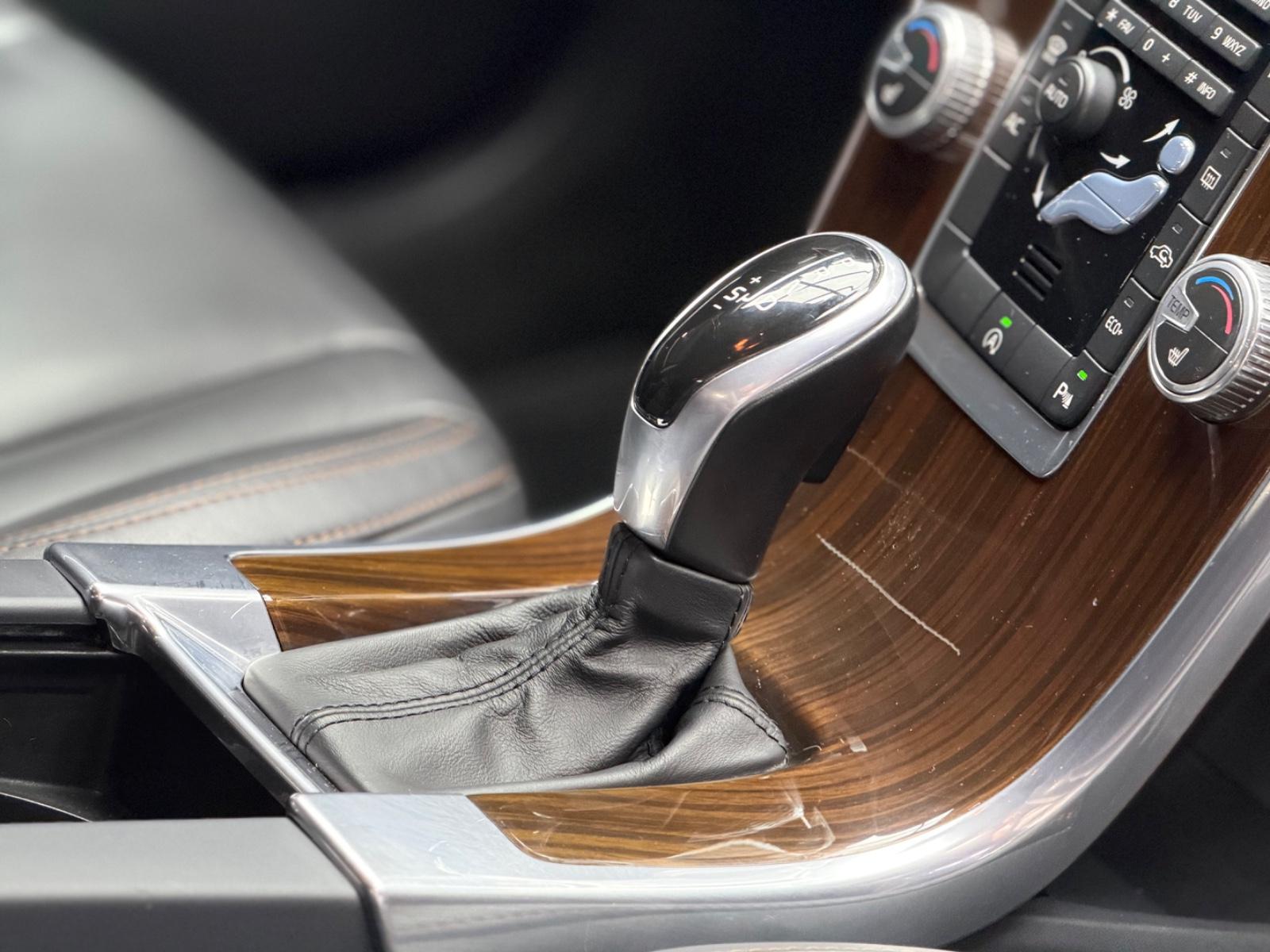 Volvo XC 60 Summum 2WD/Bi-Xenon/Volleder/CAM/BT