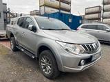 Mitsubishi L200 Plus Doppelkabine 4WD - silberne Mitsubishi L200