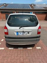 Opel Zafira 2.2 - - Opel Zafira aus 2003: 2.2