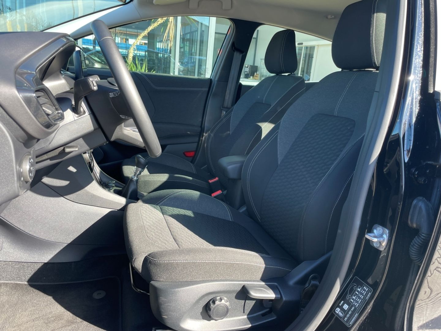 Fahrzeugabbildung Ford Puma Titanium Navi Rückf. Kamera Tempomat