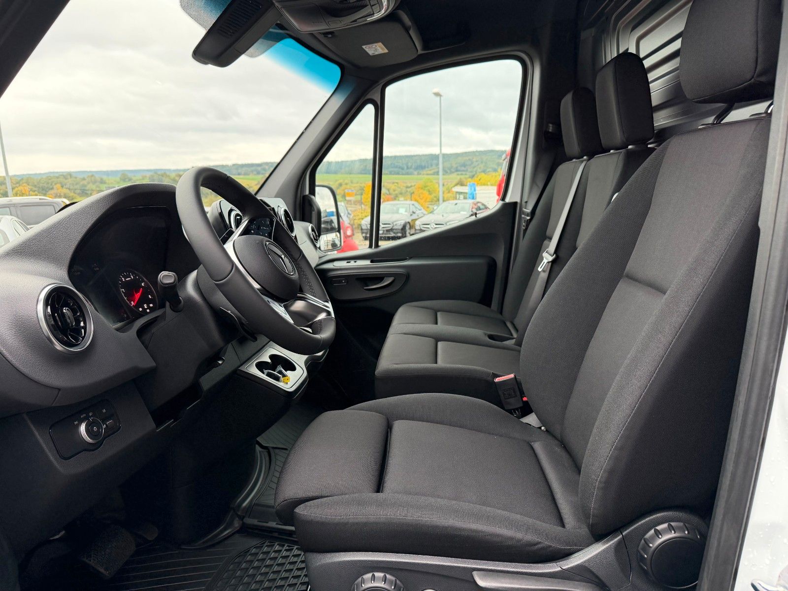 Fahrzeugabbildung Mercedes-Benz Sprinter 317 CDI 3665 9G AHK3,5to Klima Schwing