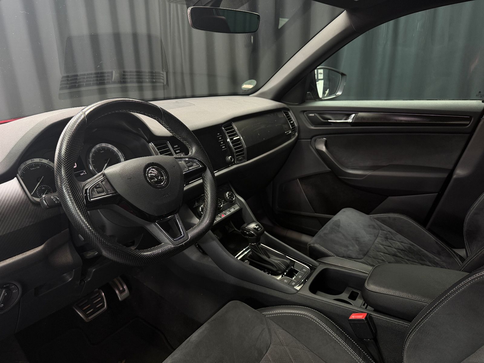 Fahrzeugabbildung SKODA Kodiaq Ambition 4x4|7-SITZER|CANTON|PANO|AHK