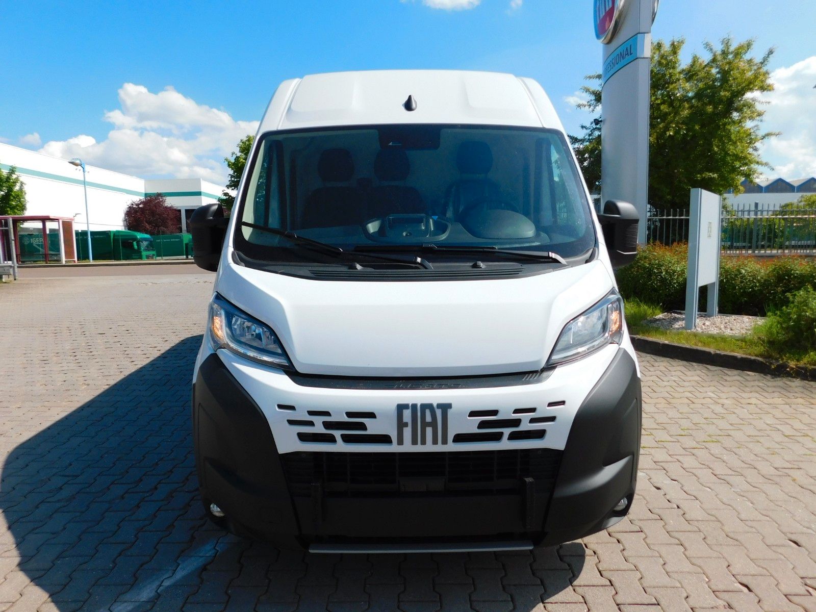 Fahrzeugabbildung Fiat Ducato Kasten 33 L2H2