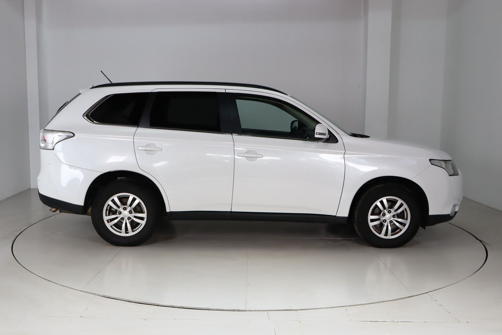 Fahrzeugabbildung Mitsubishi Outlander 2.2 DI-D Invite ClearTec 4WD