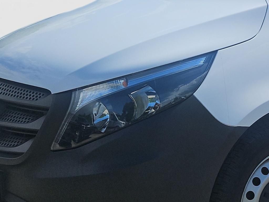 Fahrzeugabbildung Mercedes-Benz Vito 110 Kasten extralang 2 Sitze RFK Klima Holz
