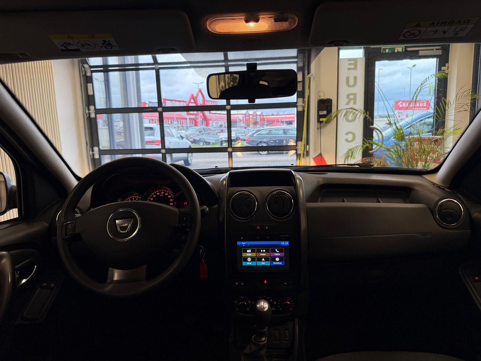 Fahrzeugabbildung Dacia Duster I Laureate /8.FACH BEREIFT/NAVI/KLIMA/AHK