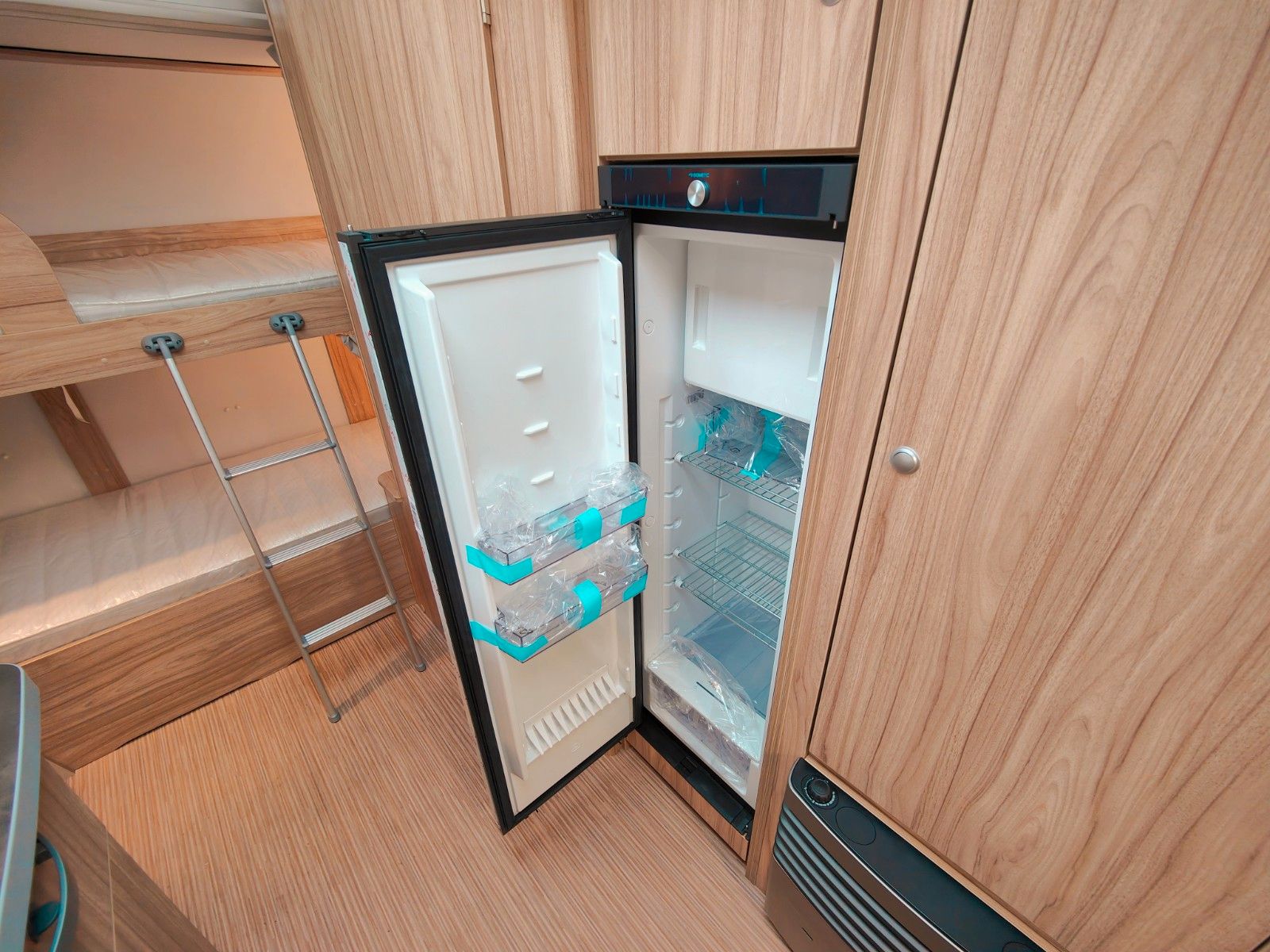 Fahrzeugabbildung HYMER / ERIBA / HYMERCAR Feeling 515 Elegance - SPRING SALE -