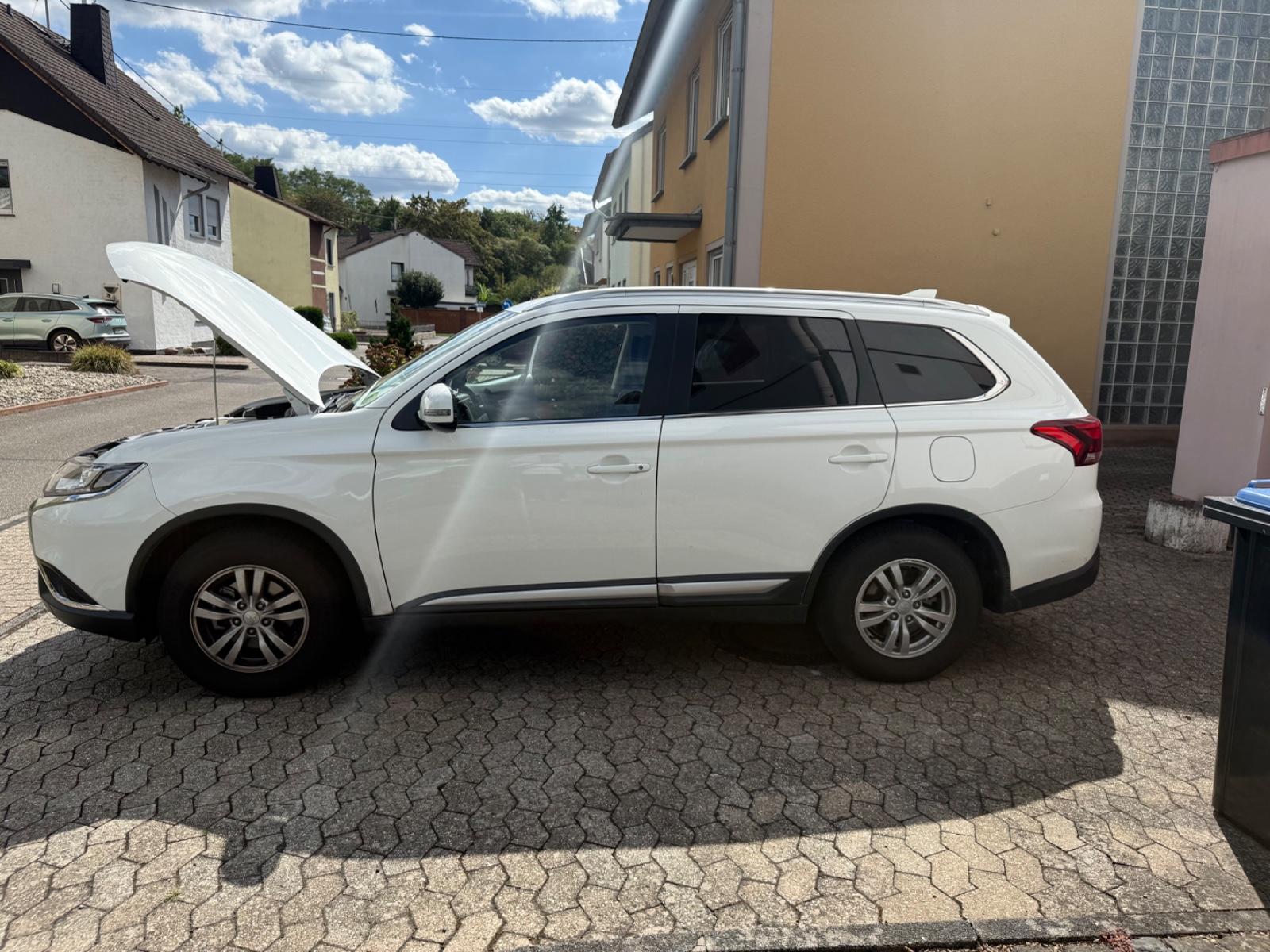 Mitsubishi Outlander 2.0 MIVEC Diamant ClearTec 2WD Diamant