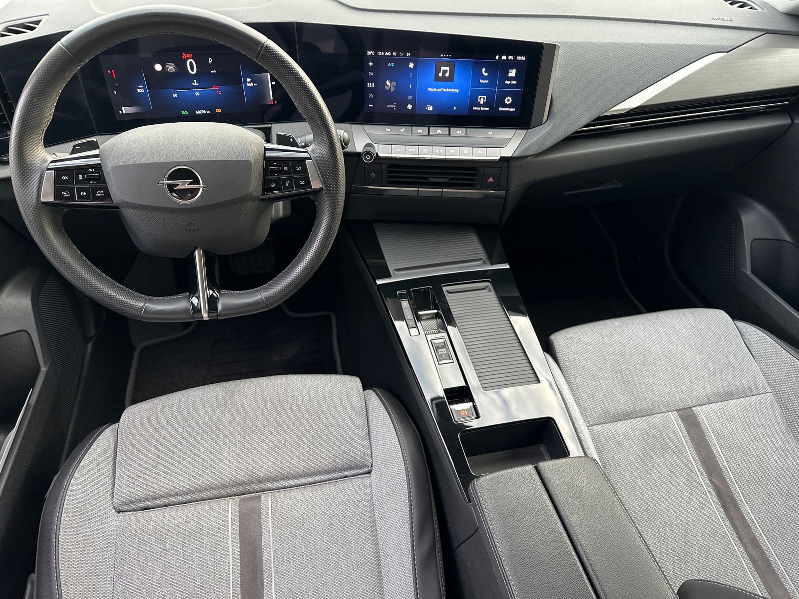 Fahrzeugabbildung Opel Astra SpT 1.5 D Automatik Business Elegance NAV