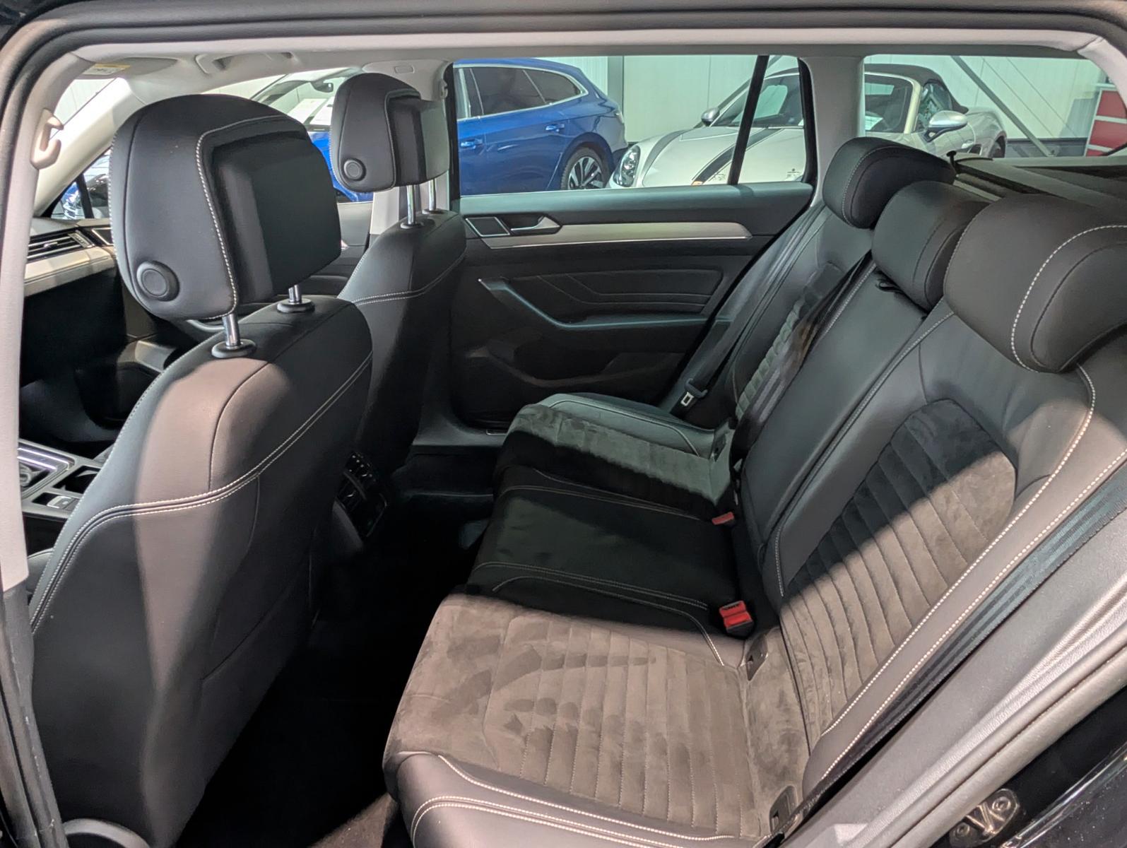Volkswagen Passat Variant 2.0 TDI SCR DSG Elegance R-Line