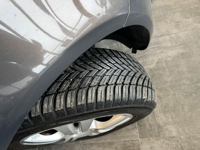 Opel Corsa D Selective *Klimaanlage*