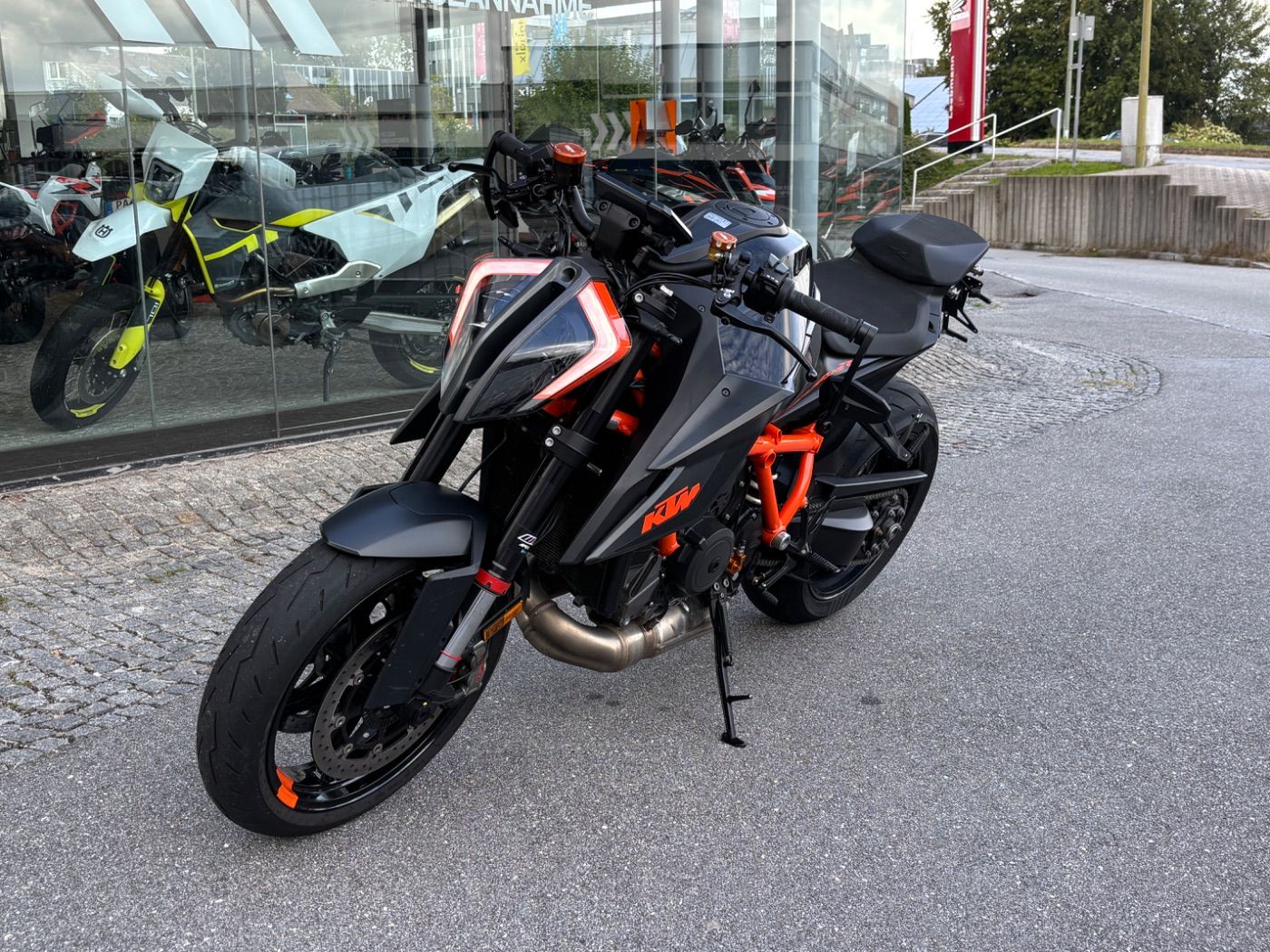 Fahrzeugabbildung KTM 1290 Super Duke R Tech Pack, Mivv ESD, Koffer
