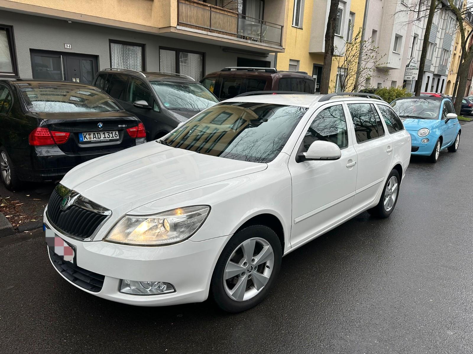 Skoda Octavia Combi Ambiente Sehr Gepflegt, Parkhilfe