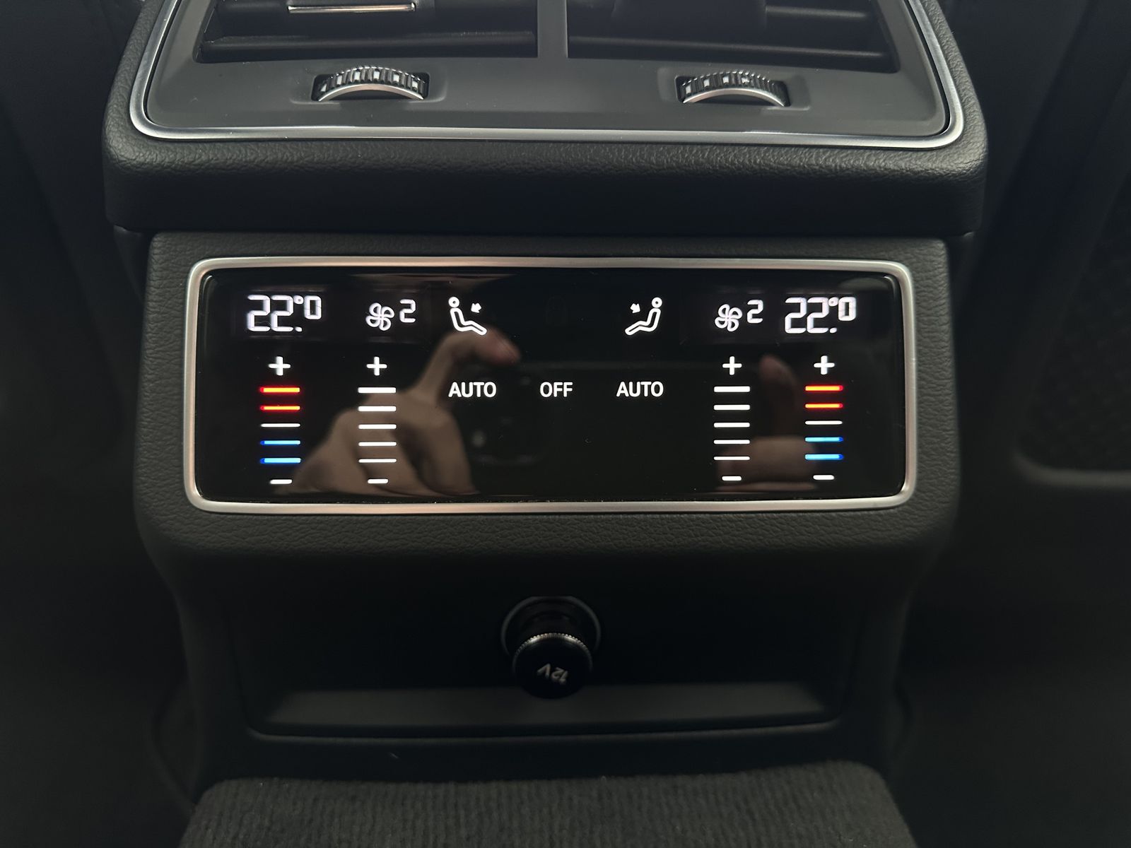 Fahrzeugabbildung Audi A6 Avant 40 TDI Qu S-Line NAV+LED+ACC+AHK+VCOCK