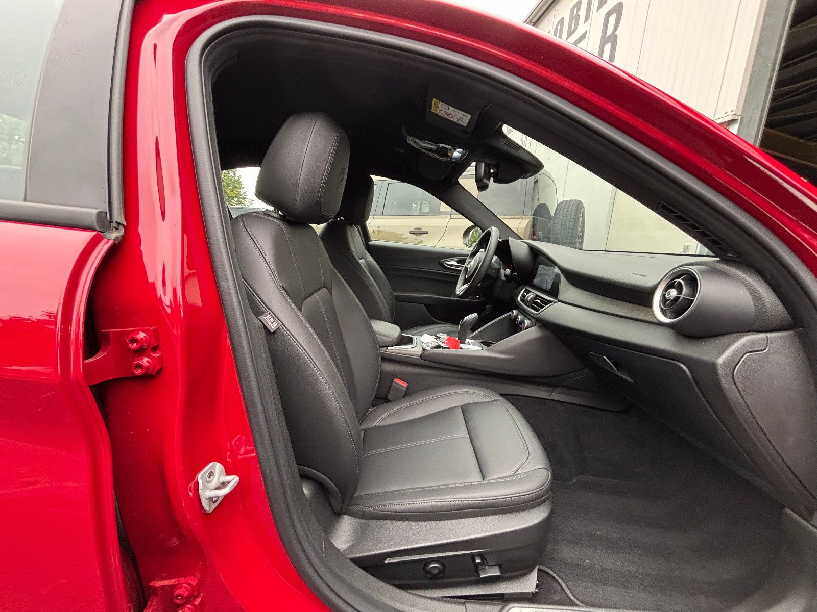 Fahrzeugabbildung Alfa Romeo Giulia Ti Q4/MEMORY/ACC/NAVI/KAMERA/SHZ