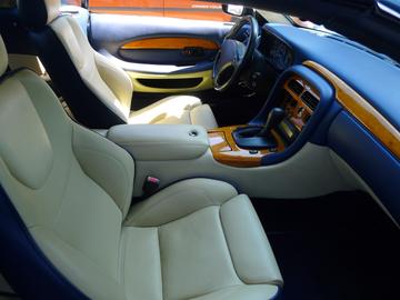 2001 Aston Martin DB7 照片 10