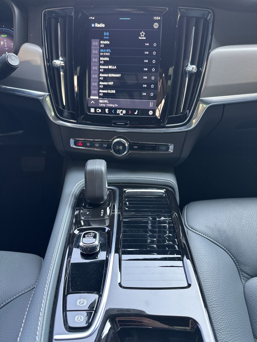 Fahrzeugabbildung Volvo V90 T8 AWD Inscription NAV+LED+360°+AHK+PANO+VC