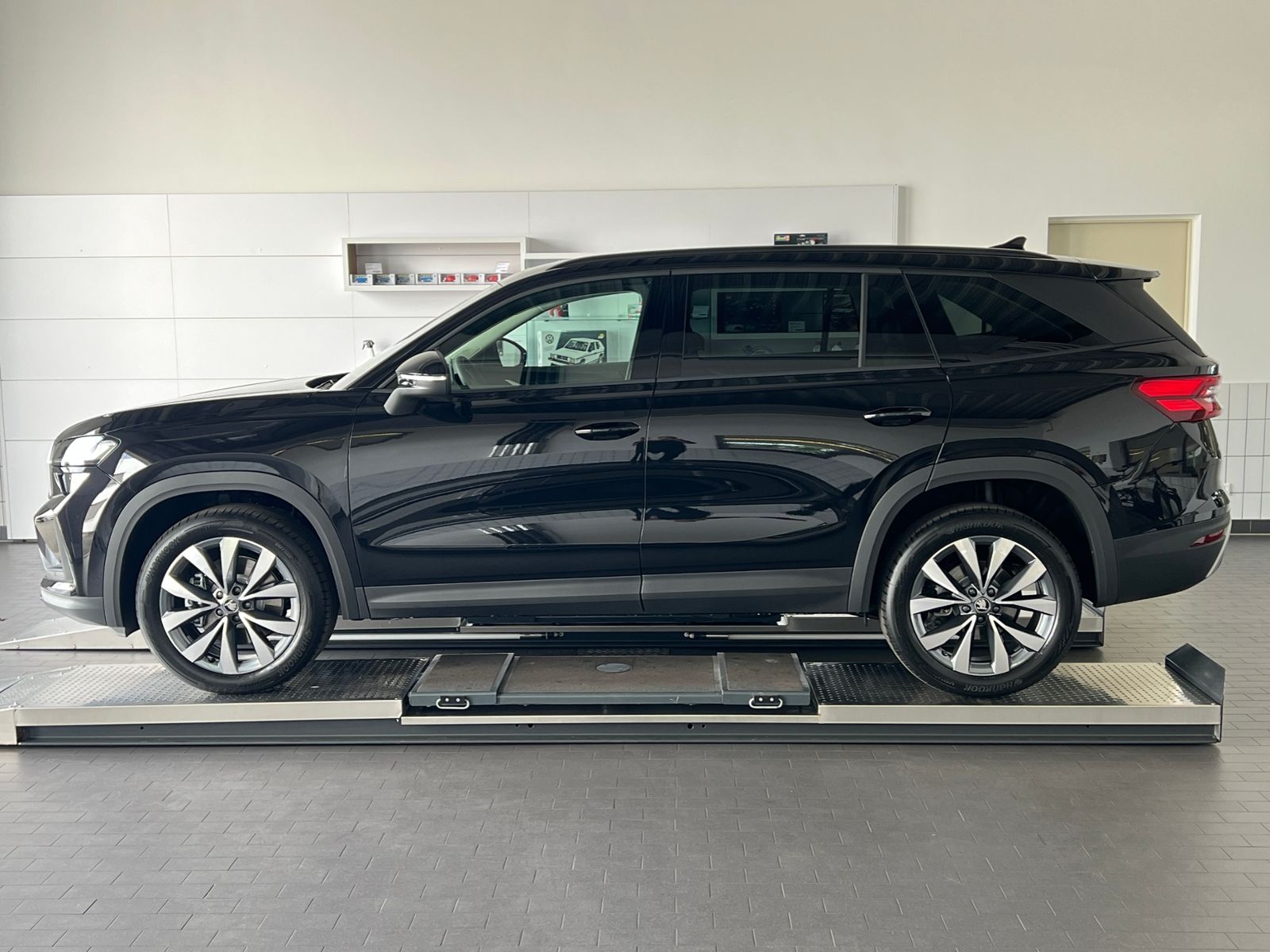 Fahrzeugabbildung SKODA Kodiaq  Selection 2.0 TDI DSG 4x4 * LED,Navi,AHK