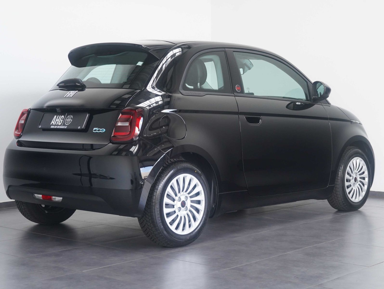 Fahrzeugabbildung Fiat 500e Red 70KW/23,8kWh/DC-LADEN/KAMERA
