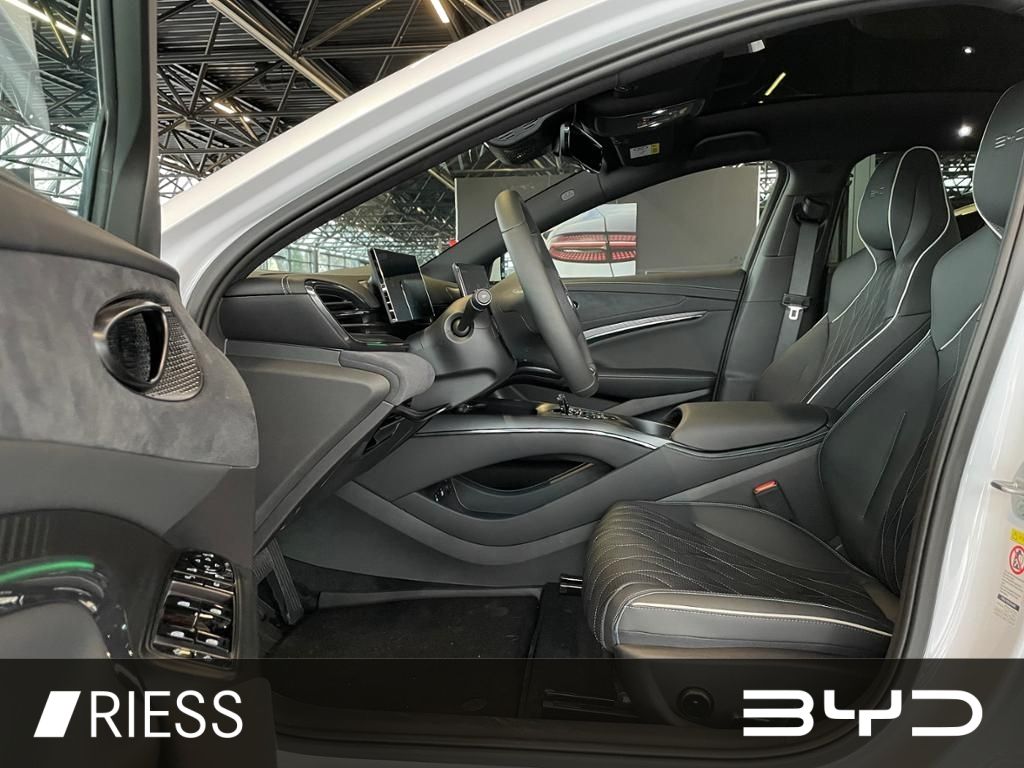 BYD SEAL