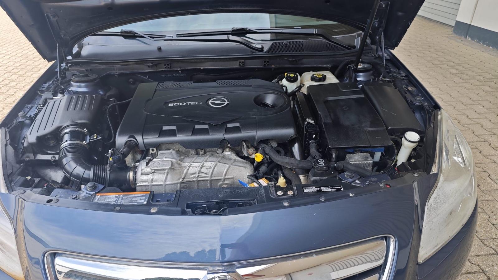 Opel Insignia 2010 — photo 19