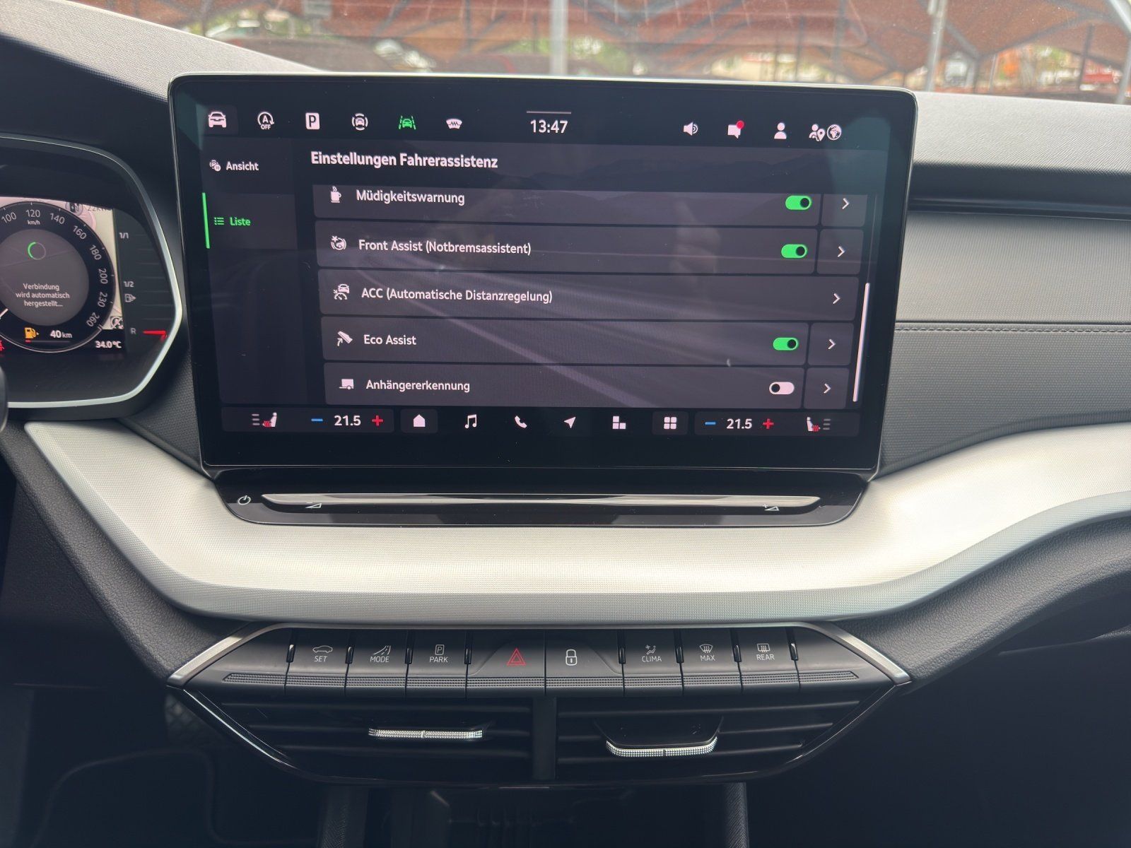 Fahrzeugabbildung SKODA Octavia 2.0 TDI DSG Selection/AHK/KAMERA/ACC/