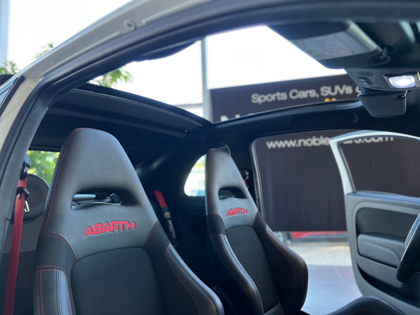Fahrzeugabbildung Abarth 595C esseesse BEATS XENON NAVI ALU