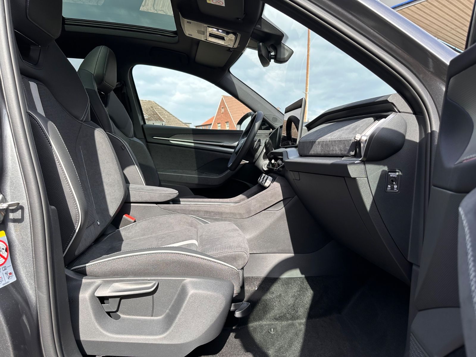 Fahrzeugabbildung SKODA Kodiaq 2.0 TDI 4x4 Sportline Matrix/AHK/Pano/7