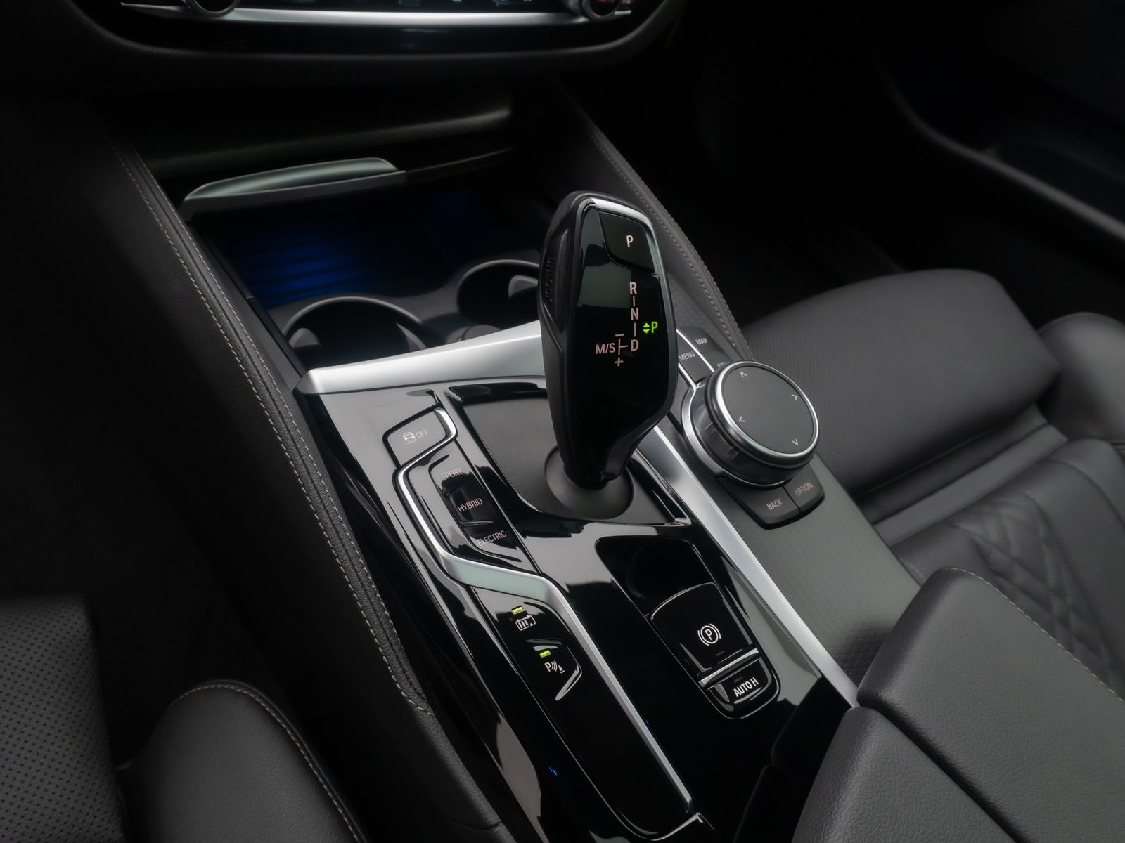 Fahrzeugabbildung BMW 530e xD M Sport DAB Kamera 4Klima Alarm Panorama