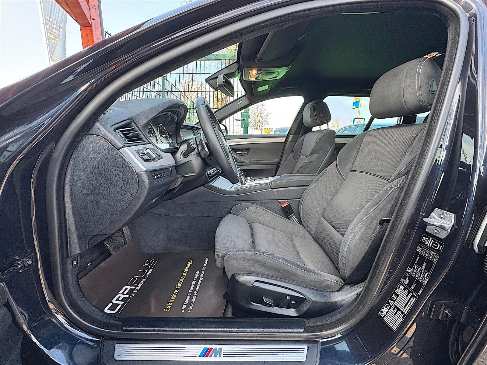 Fahrzeugabbildung BMW 520d xDrive M-Sport Shadow *LED*Head Up*Kamera*