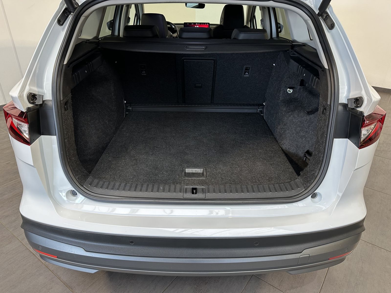 Fahrzeugabbildung SKODA Enyaq 80 Loft NAV+LED+ACC+VCOCKPIT+CARPLAY+20ZO