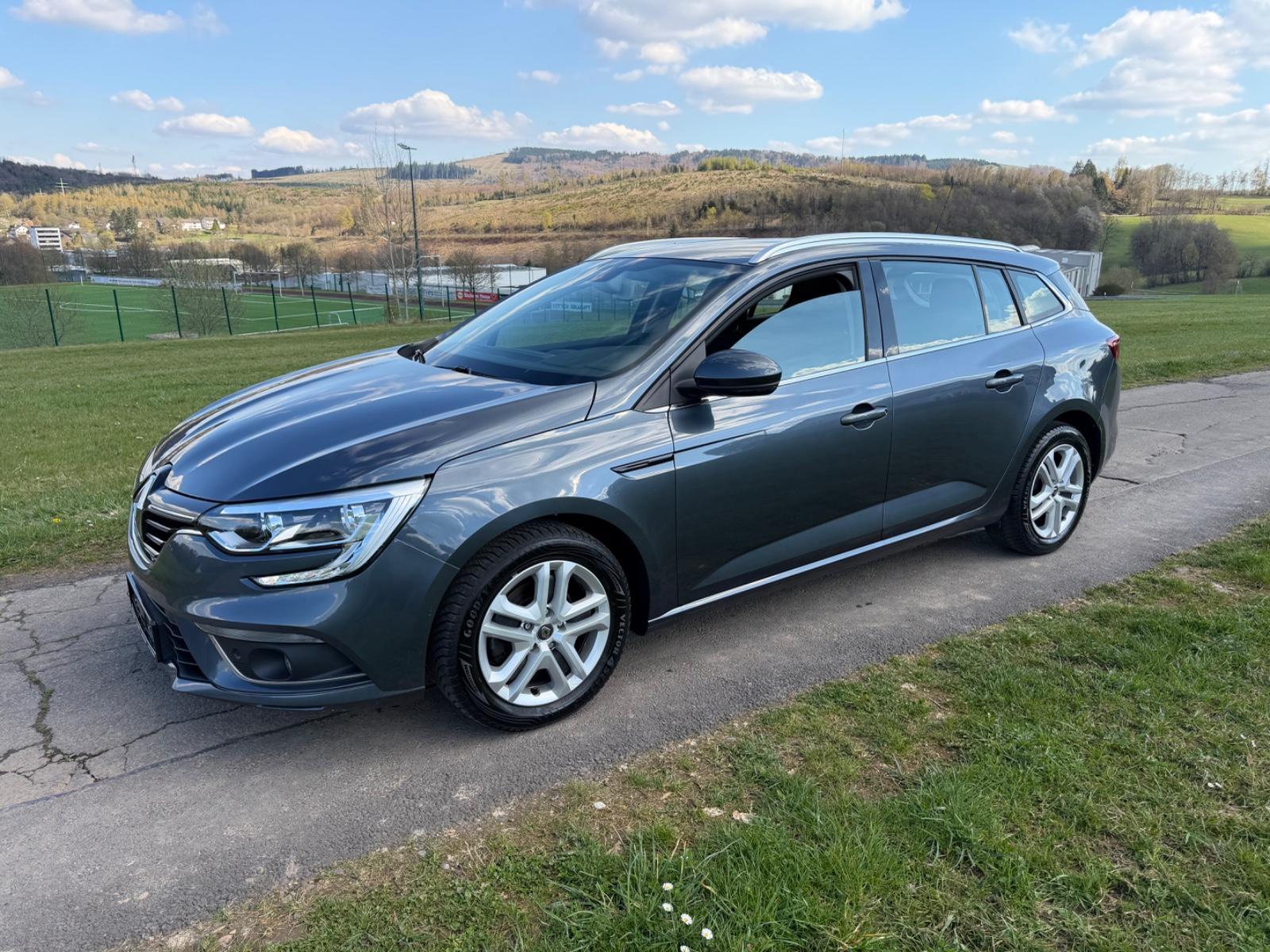 Renault Megane IV Grandtour Business Edition, миниатюра 2