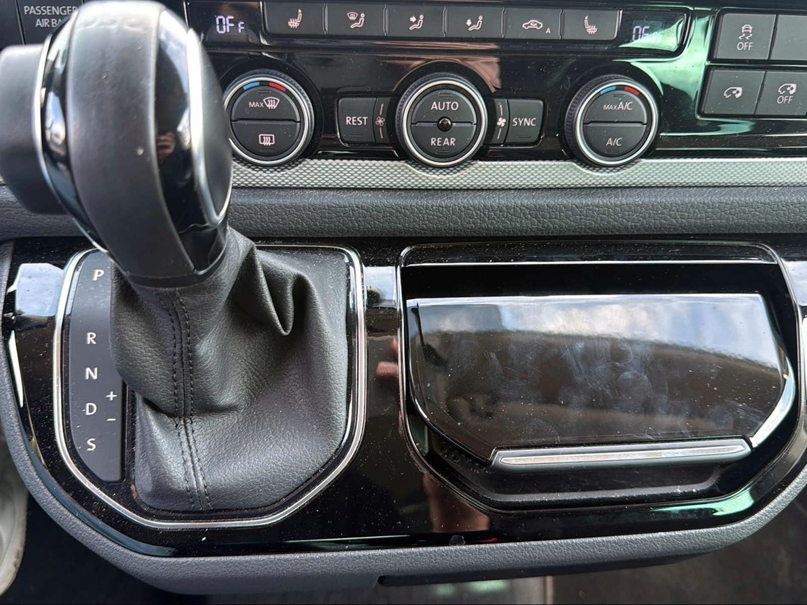 Volkswagen T6 Multivan Highline | LED | ACC | AHK | Kam