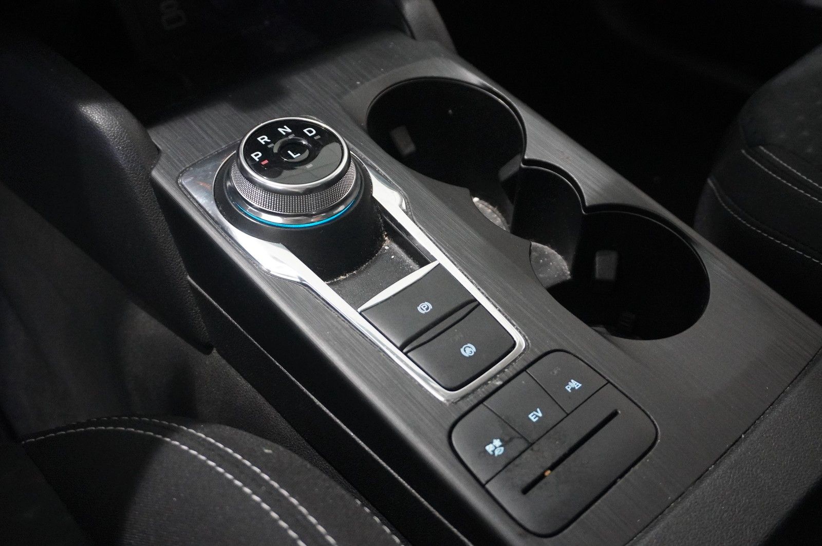 Fahrzeugabbildung Ford Kuga 2.5 HYBRID COOL & CON. NAVI/LED/SPORT/DAB+