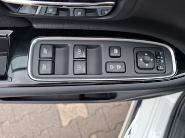 Mitsubishi Outlander 2.4 PHEV Basis Kam.+KeyLess+SHZ+LM+PDC