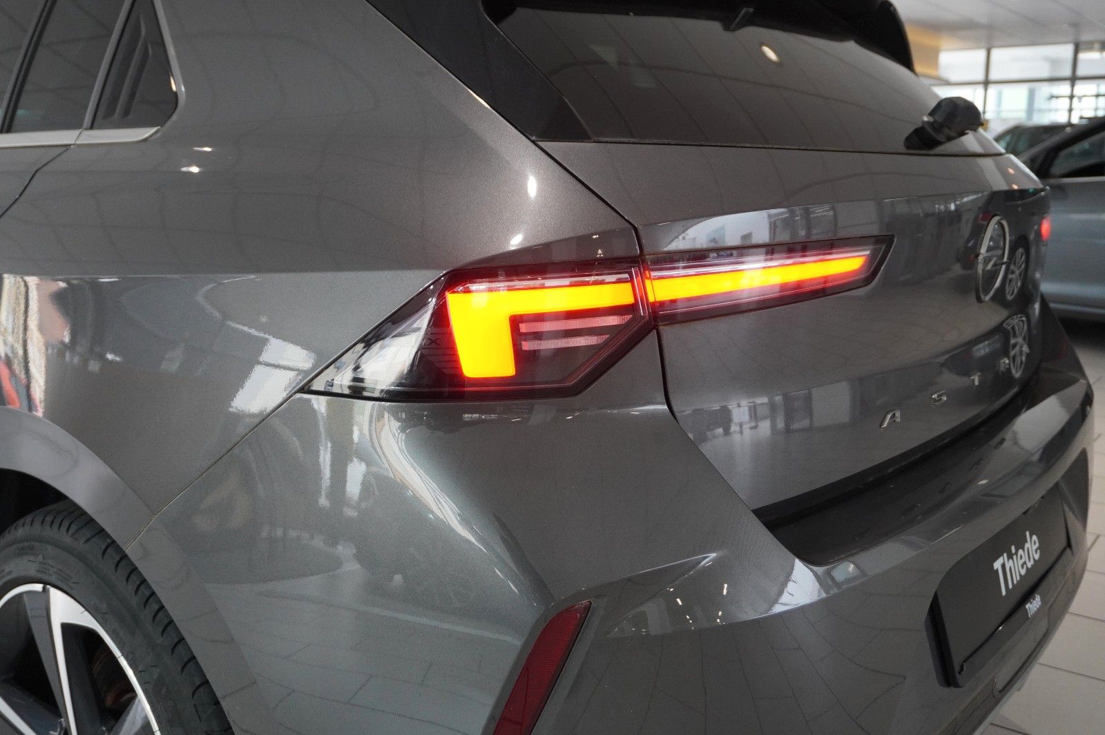 Fahrzeugabbildung Opel Astra L Lim. 1.2T ELEGANCE NAVI/LED/KAMERA/SPORT