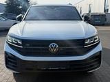 Volkswagen Touareg 3.0 TSI 4Motion R BLACK 3.0 /AHK/PANO/ - Volkswagen: T