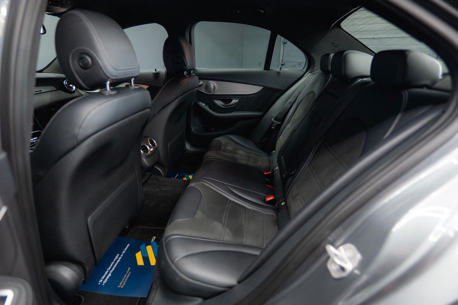 Fahrzeugabbildung Mercedes-Benz C 63 AMG Lim. | BURMESTER | LED | Top Zustand