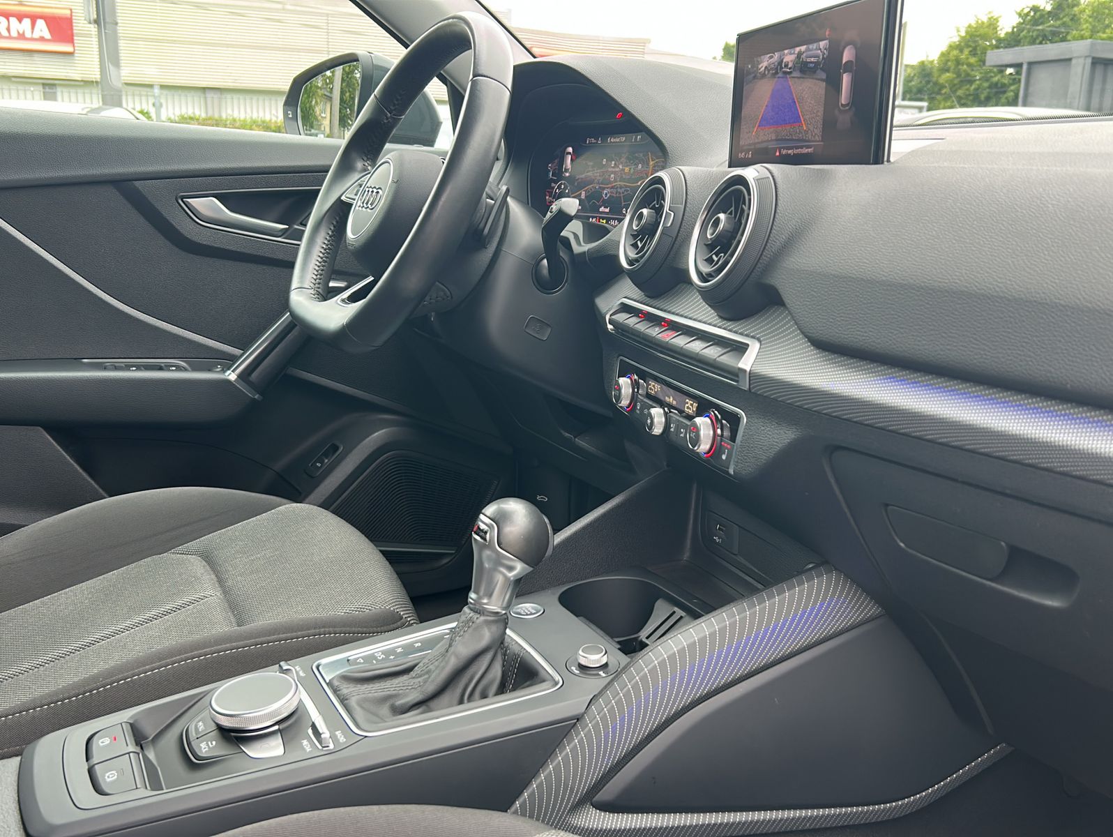 Fahrzeugabbildung Audi Q2 35 TDI SPORT