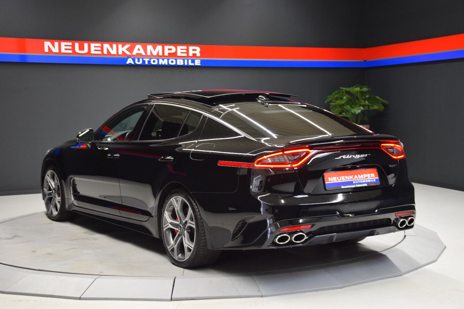 Fahrzeugabbildung Kia Stinger GT 4WD Pano HuD Sitzlüft. H/K Memory LED