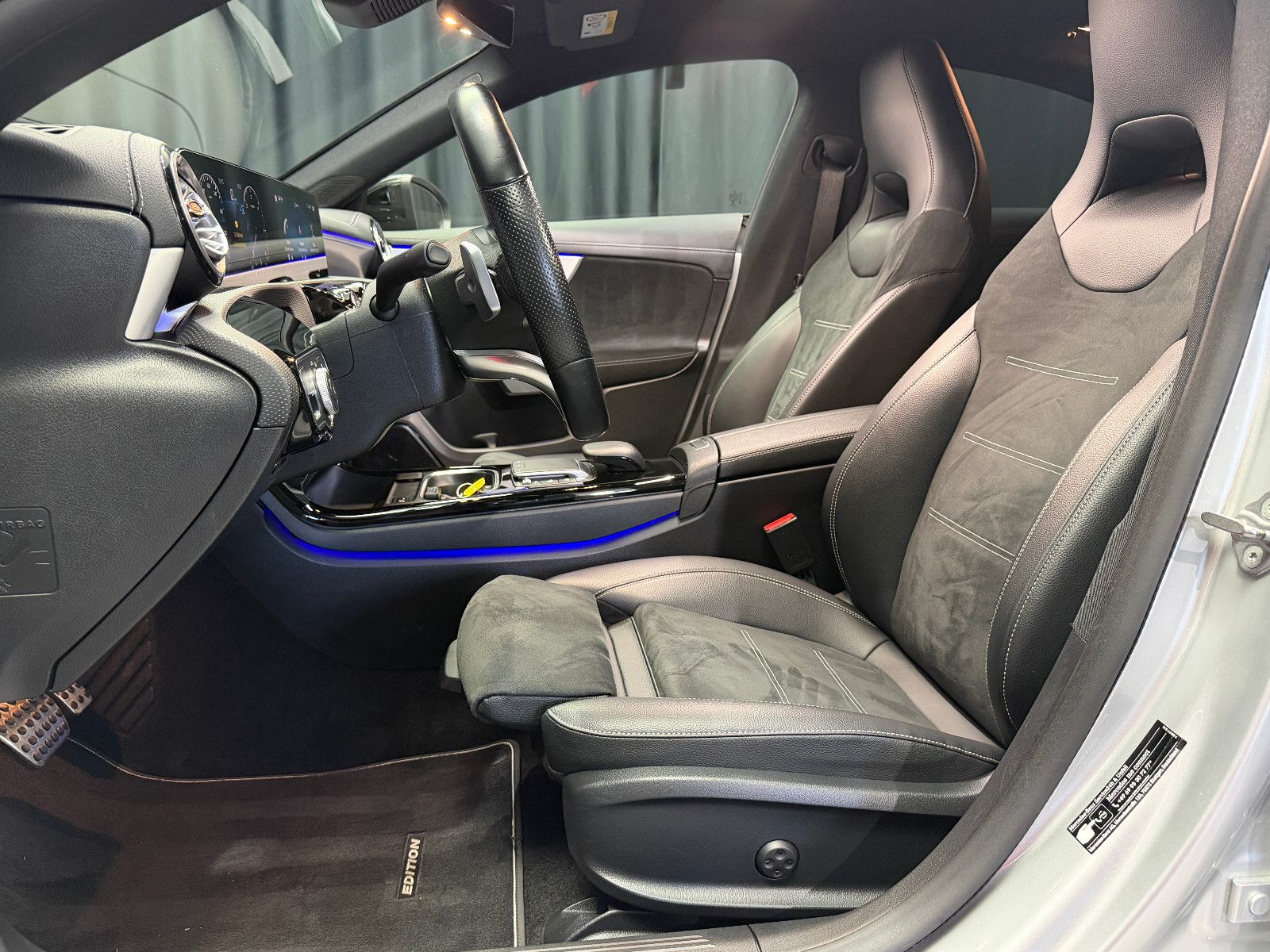 Fahrzeugabbildung Mercedes-Benz CLA 200 d|AMG-LINE|KAMER|BURMESTER|