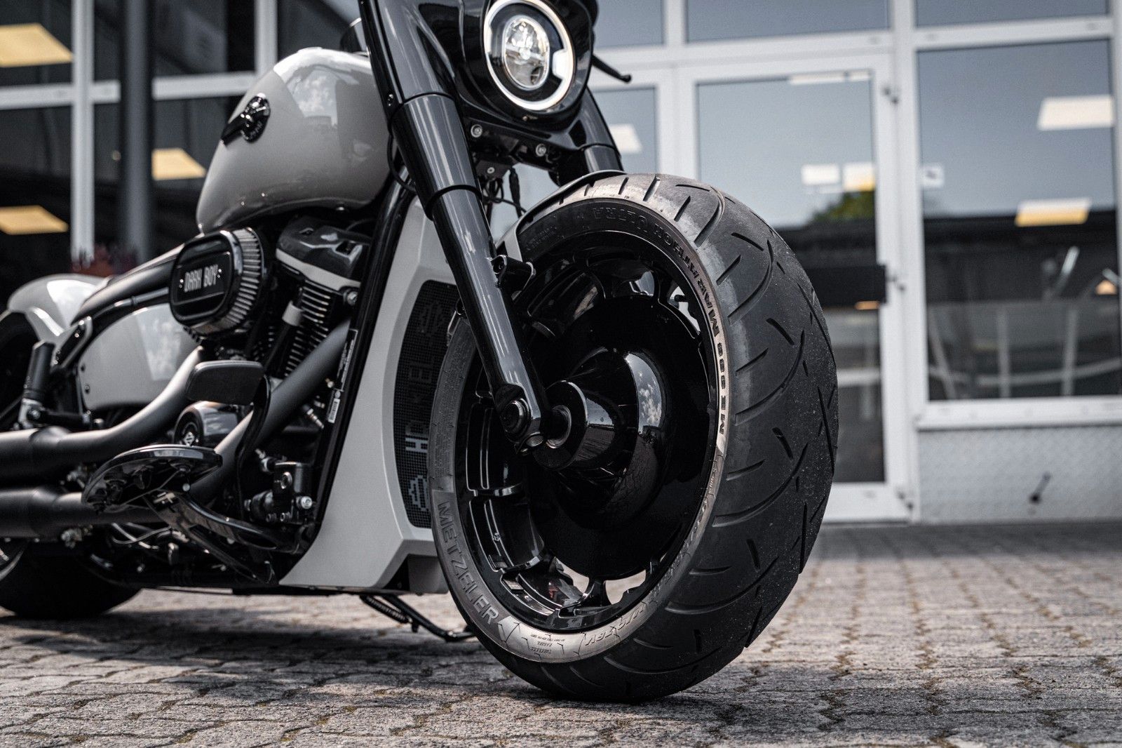 Fahrzeugabbildung Harley-Davidson DARK FAT BOY FLFBS 114 MY24 -JEKILL&HYDE-