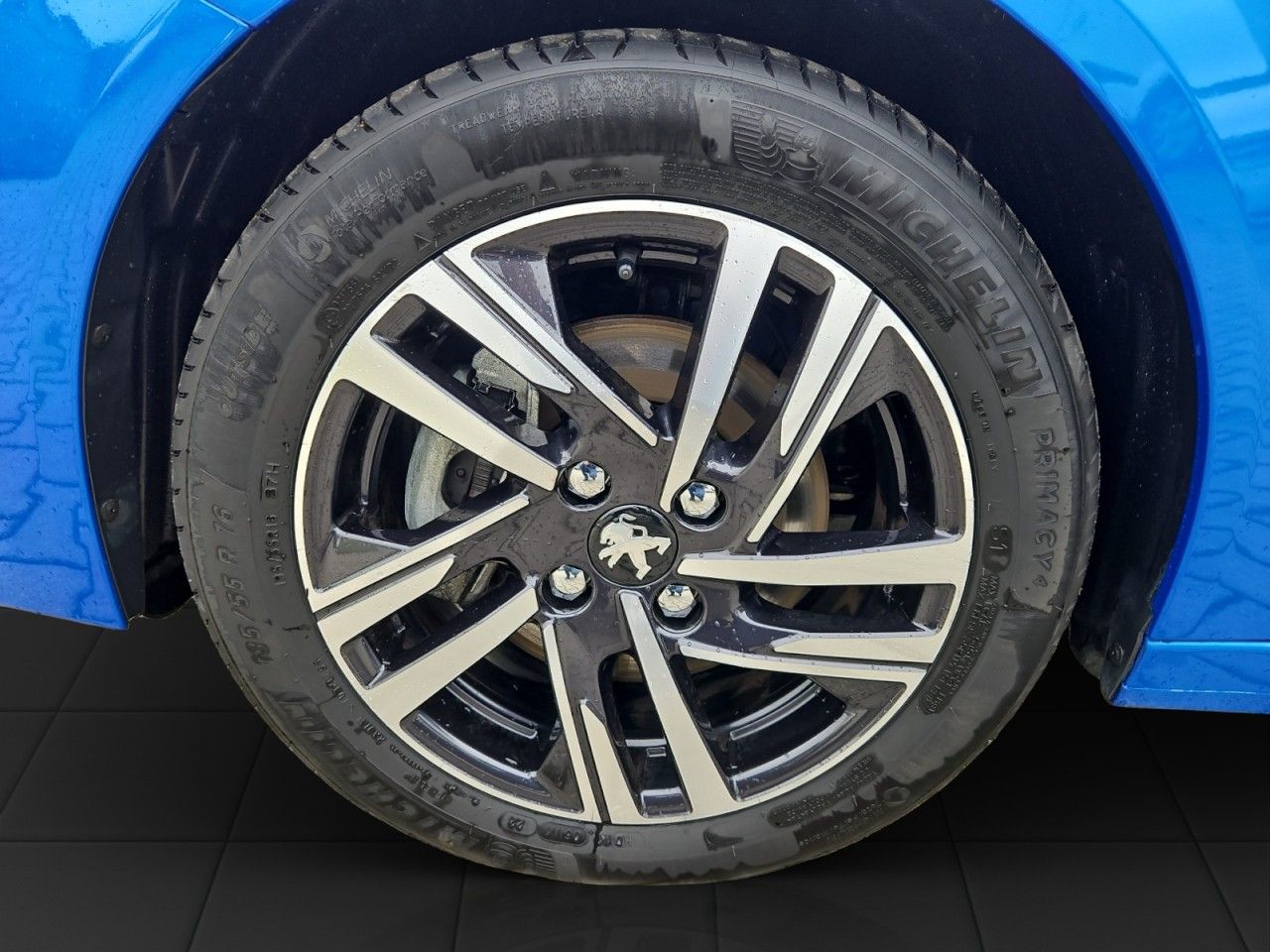 Fahrzeugabbildung Peugeot 208 Allure