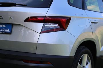 Bild 4 Skoda Karoq 2.0 TDI DSG Ambition Navi App Pano PDC DAB