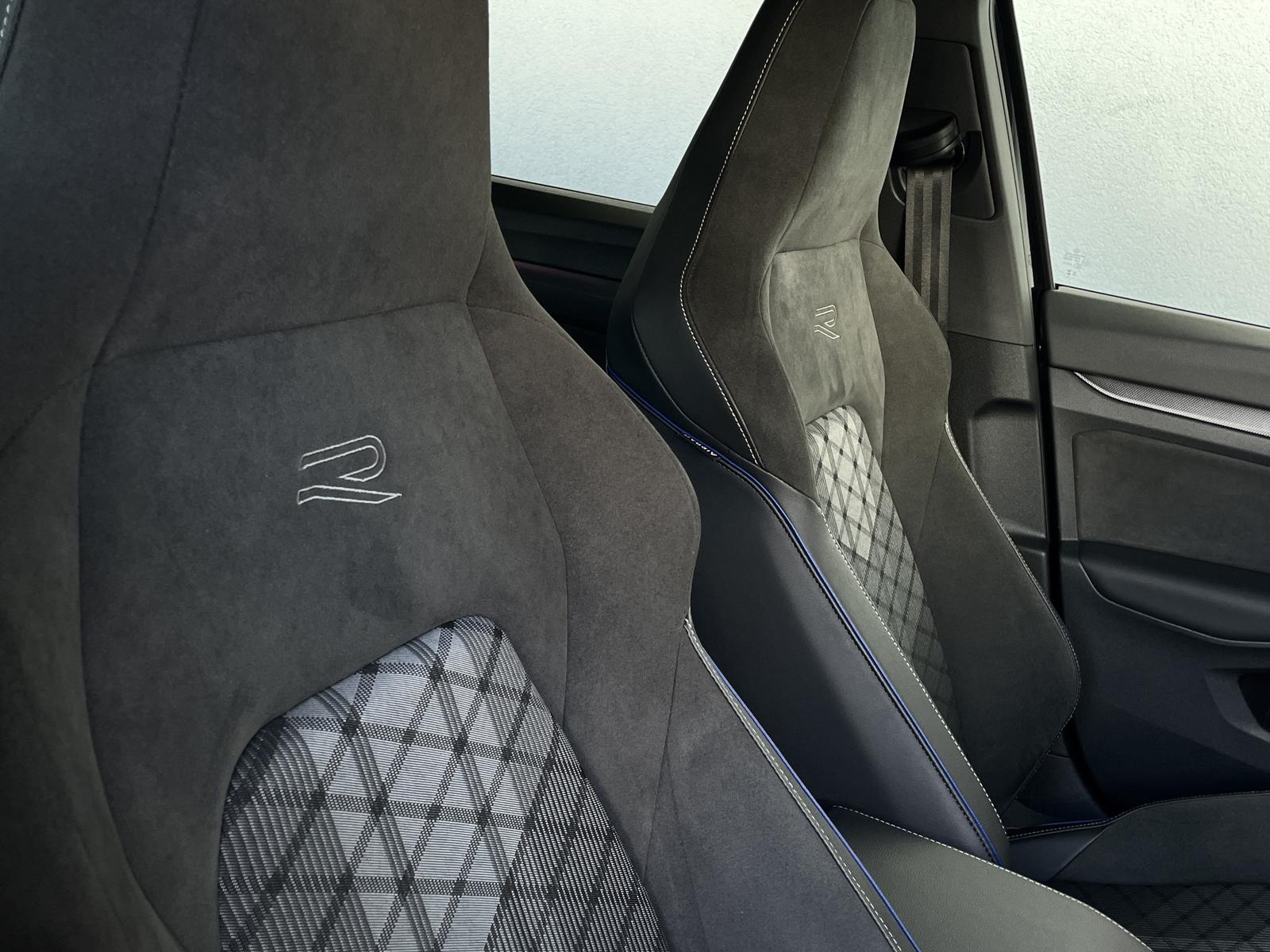 Volkswagen Golf VIII*1.5 eTSI/110KW*R-LINE*ACC*R.KAM*LED*1H, миниатюра 14