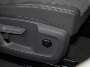 Volkswagen T7 Multivan Edition eHybrid 4MOTION DSG Lang AHK