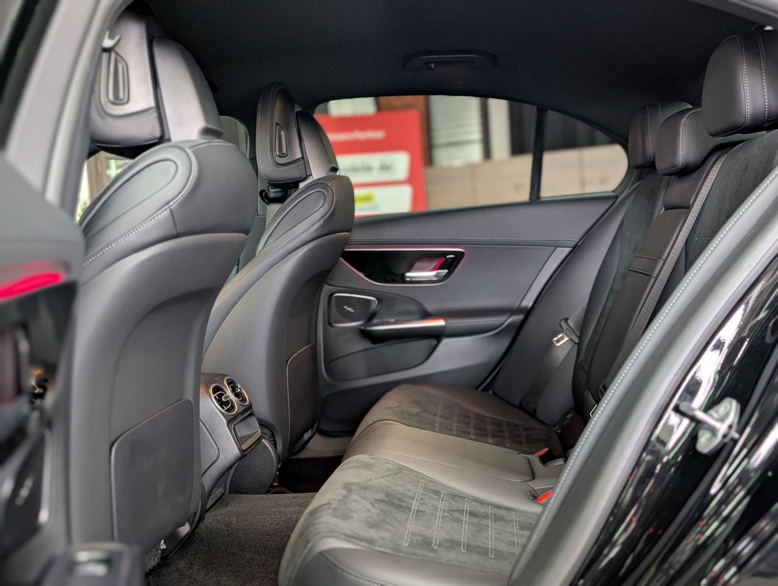 Fahrzeugabbildung Mercedes-Benz C 220 d AMG Night DIG. LIGHT MEMO IHC+ LEDER KAM