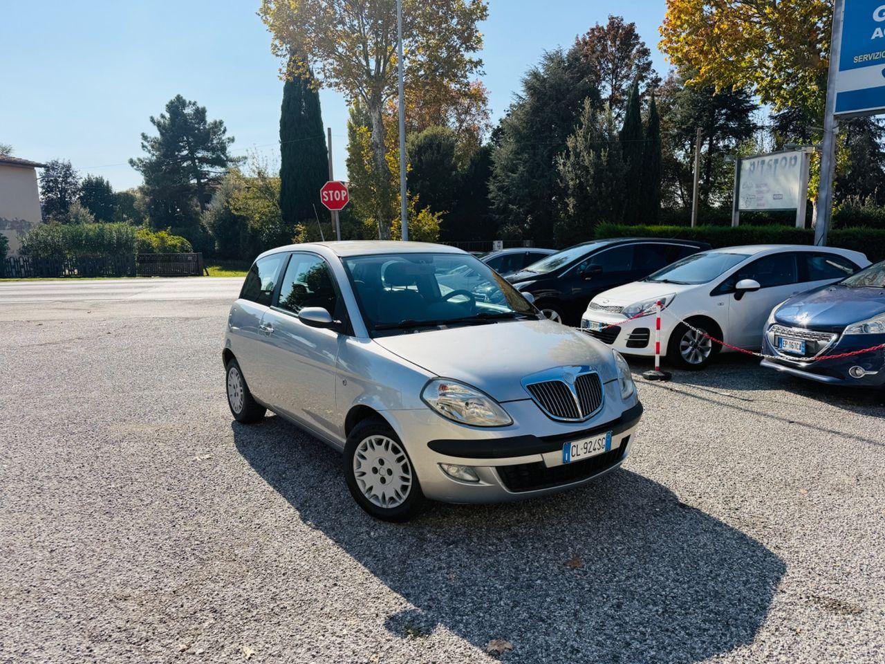 Lancia Ypsilon