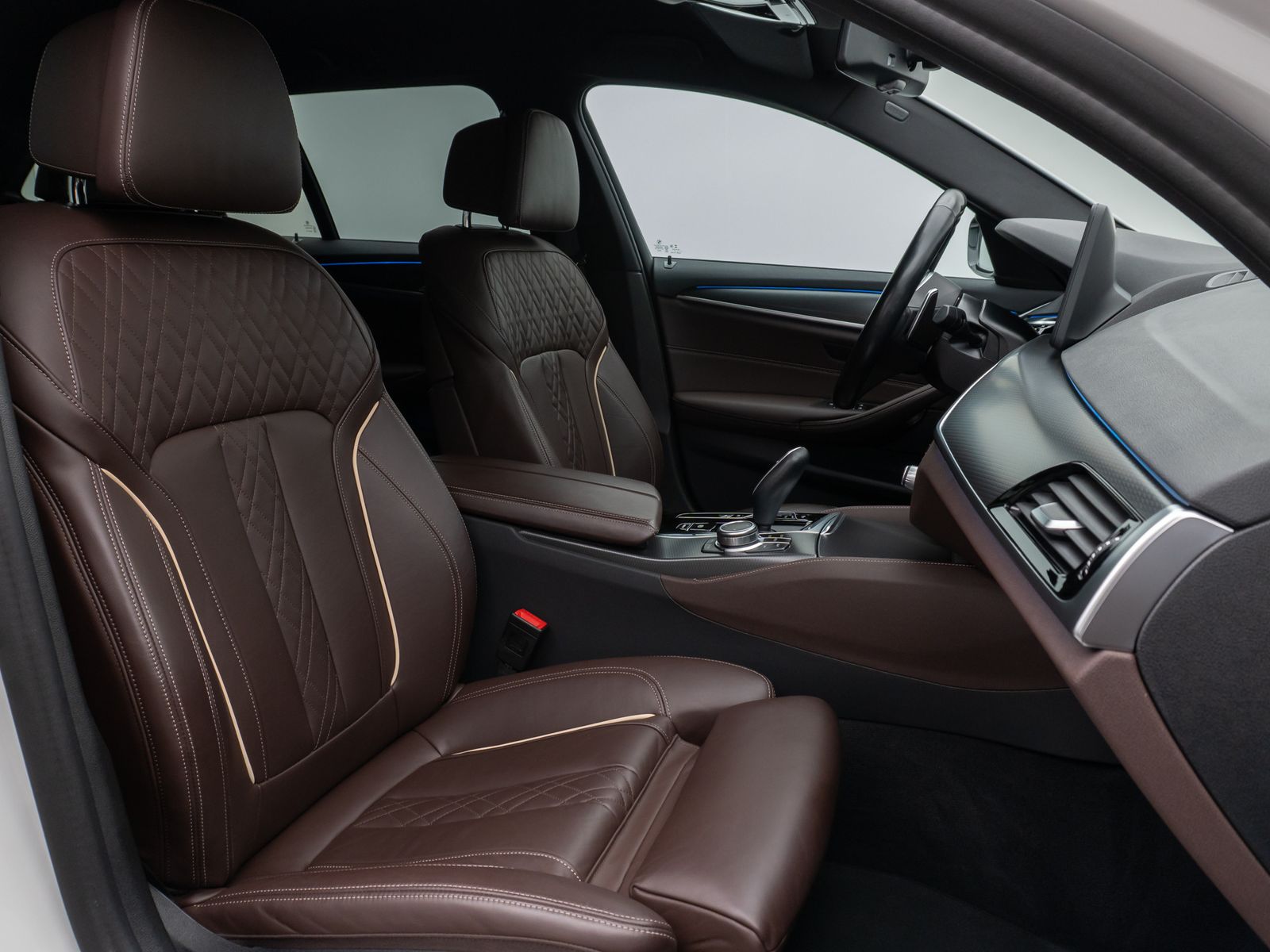 Fahrzeugabbildung BMW 530e M Sport Kamera DAB DrivAssist Komfort AHK