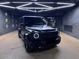 Mercedes-Benz 1 HAND, 28TKM, BLACK-RED, EXCELLENT CONDITION 